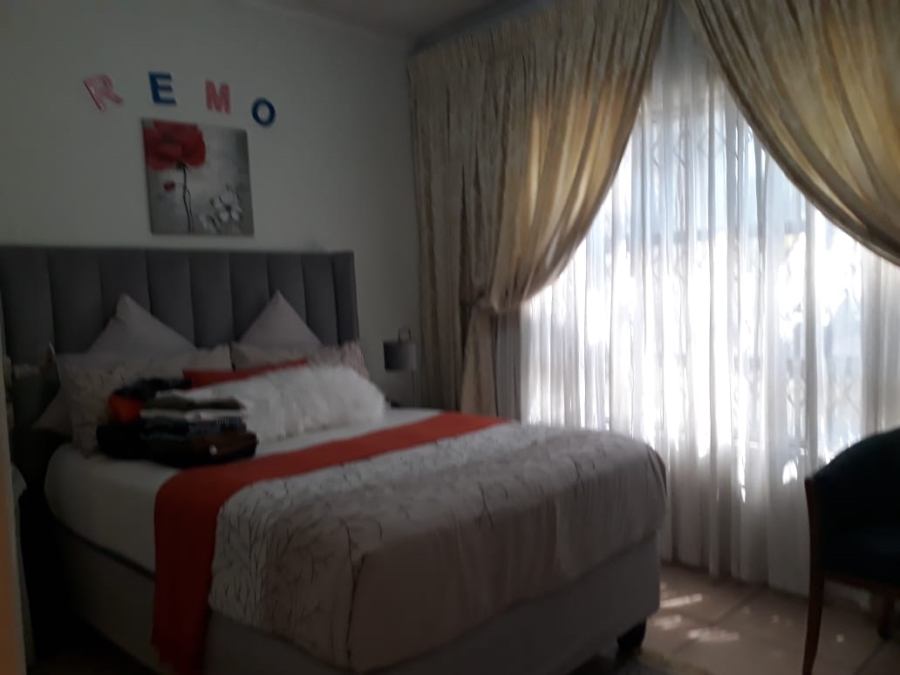 3 Bedroom Property for Sale in Rustenburg North North West